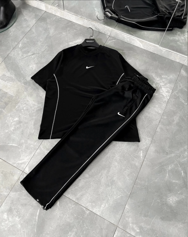 NIKE SPORTSWEAR